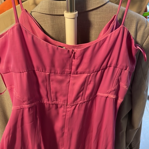 Zara pink fitted bust dress, size M. Never worn. - Picture 4 of 6